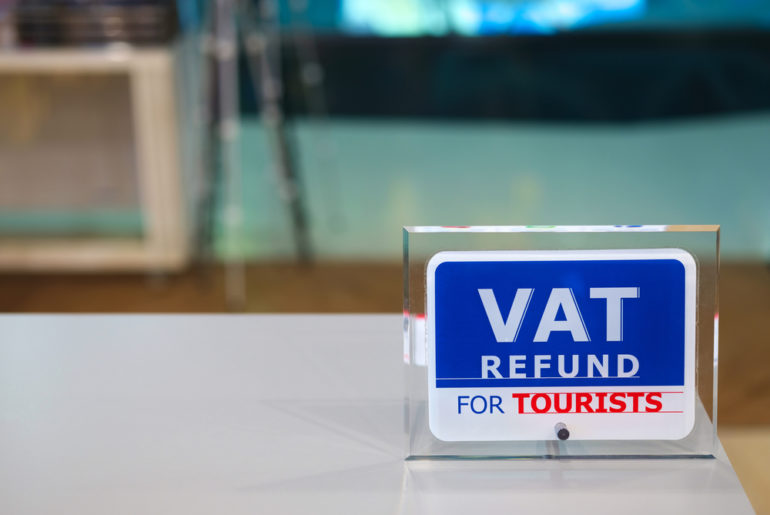 VAT refund kiosks for tourists expanded in UAE VAT refund kiosks for tourists expanded in UAE 3